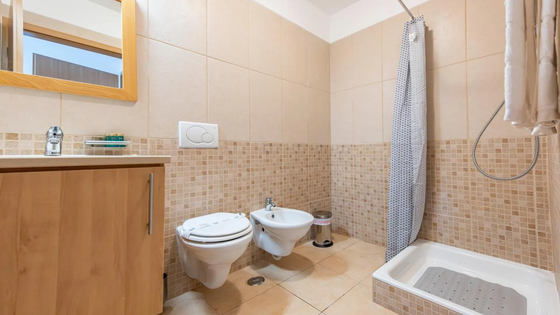 Beachside Bliss 5 Mins Beach & Waterfront - Pool - Wi-Fi - Smart Tv Tavira Apartment